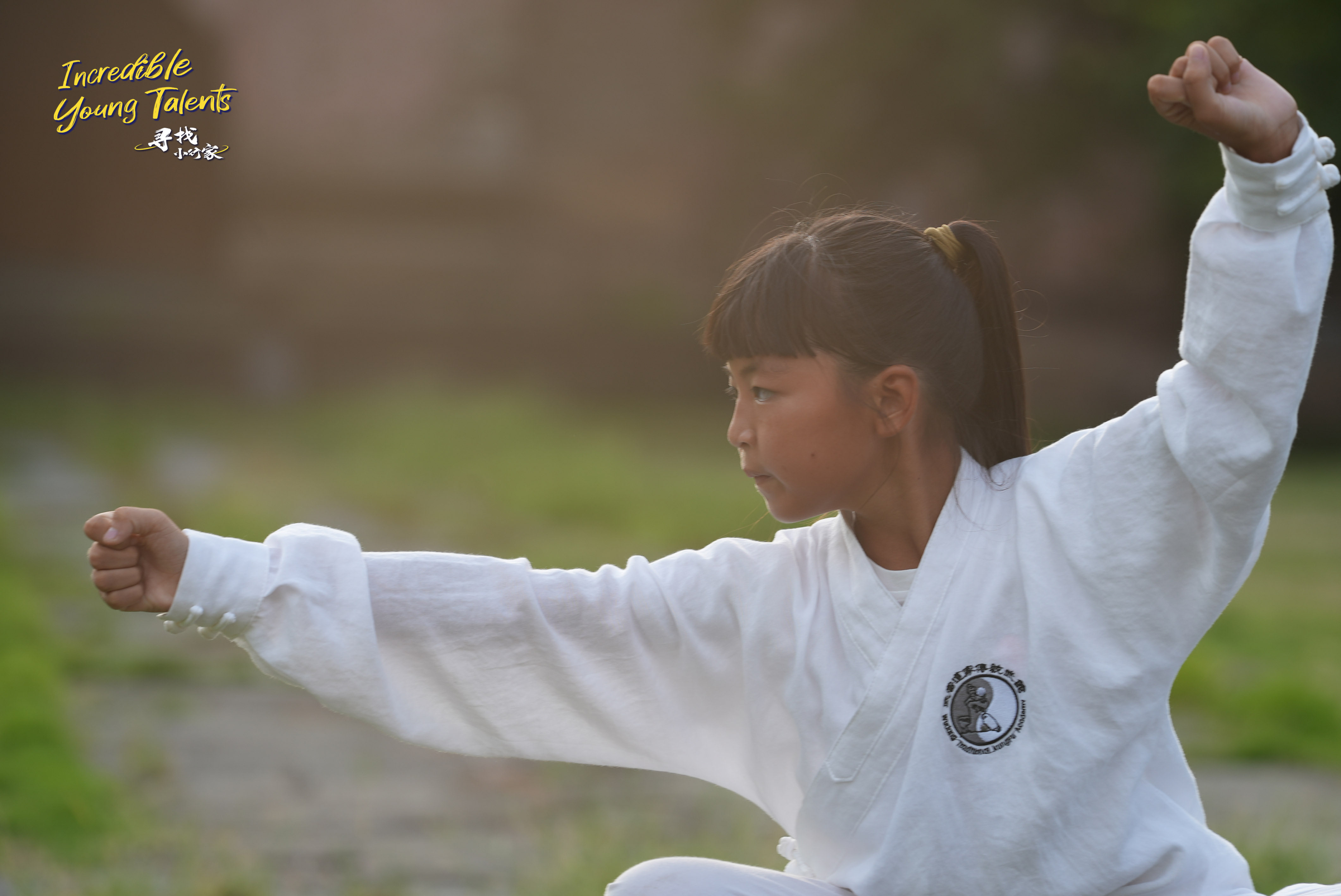 Young kung fu practitioner Li Muzi practices Tai Chi routines. /CGTN