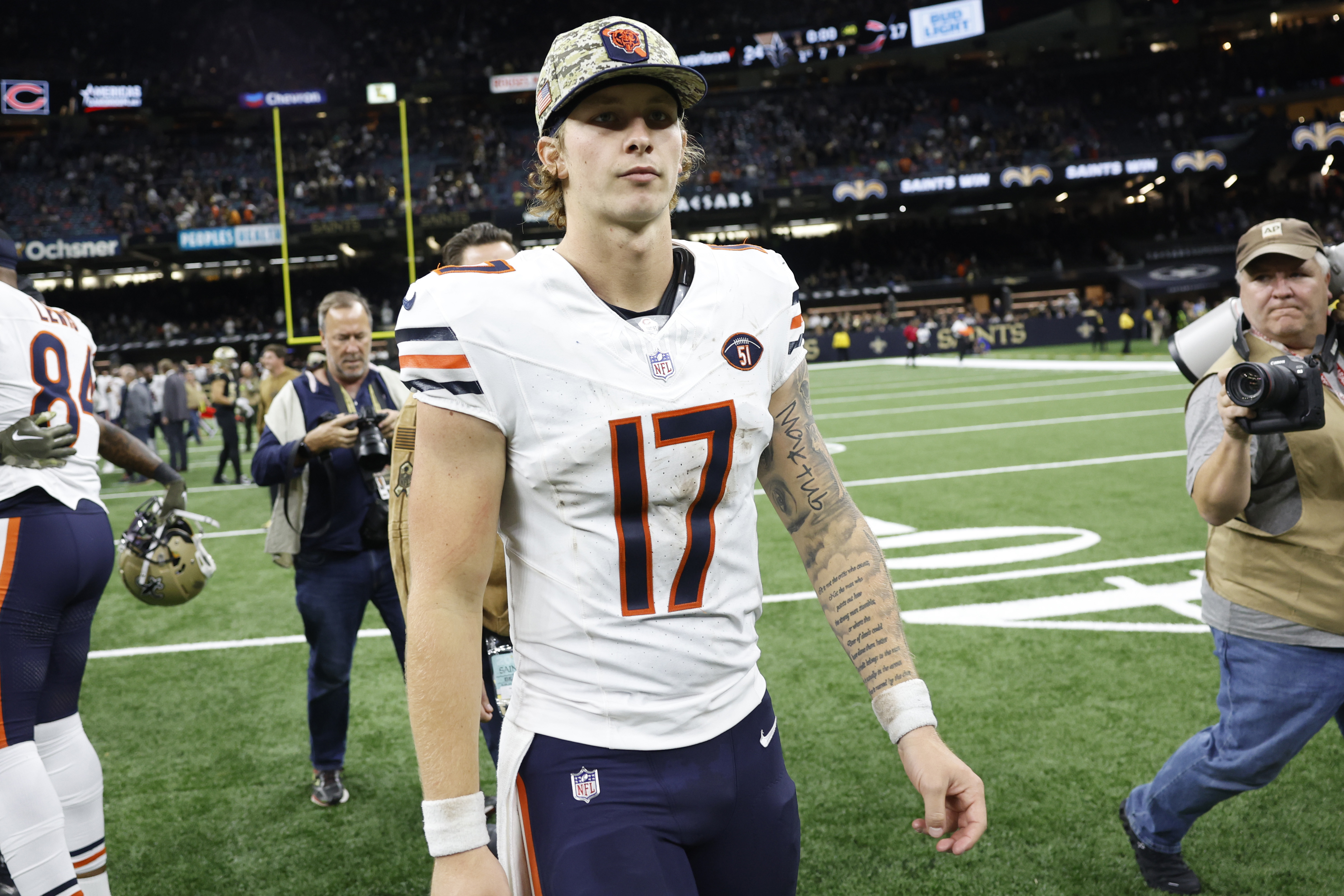 Quarterback Tyson Bagent of the Chicago Bears leaves the field after the game against the New Orleans Saints at Caesars Superdome in New Orleans, Louisiana, November 5, 2023. /CFP 