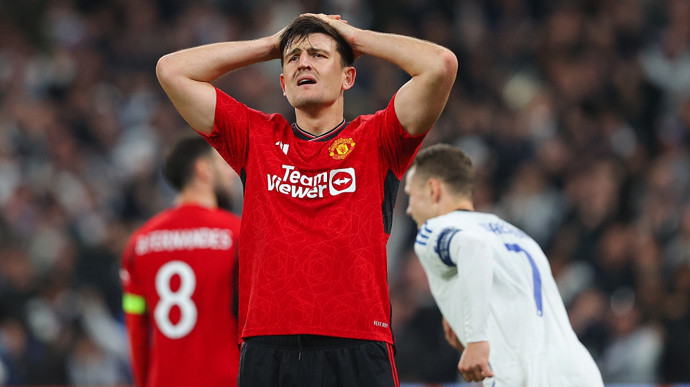 Harry Maguire of Manchester United looks dejected after FC Copenhagen scored a fourth goal during their Champions League match in Copenhagen, Denmark, November 8, 2023. /CFP