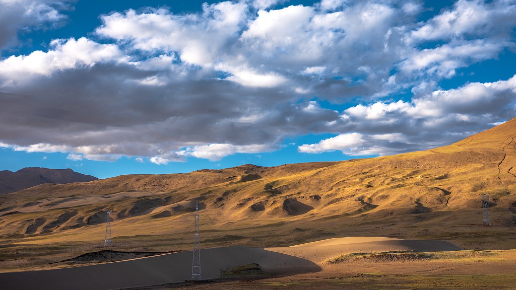 A view of Shigatse, southwest China's Xizang Autonomous Region, June 17, 2020. /CFP