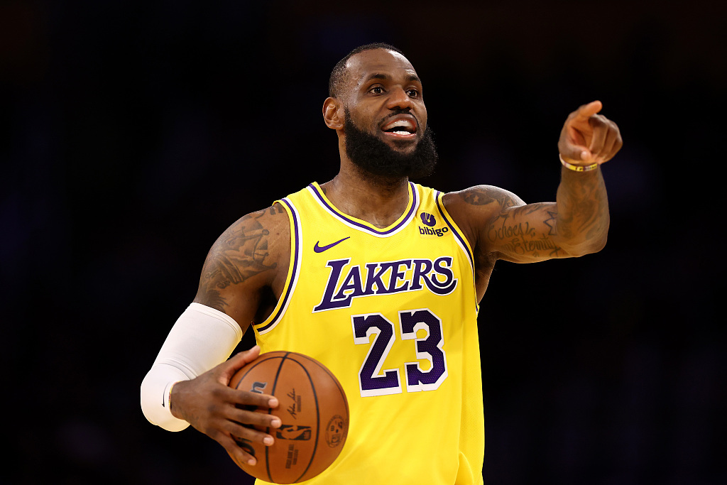 LeBron James of the Los Angeles Lakers calls out a play during their NBA game against the Los Angeles Clippers at Crypto.com Arena in Los Angeles, U.S., November 1, 2023. /CFP
