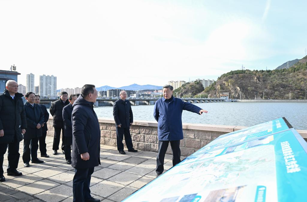 Chinese President Xi Jinping, also general secretary of the Communist Party of China Central Committee and chairman of the Central Military Commission, inspects a water project on the Yongding River in Mentougou District of Beijing, China, November 10, 2023. /Xinhua