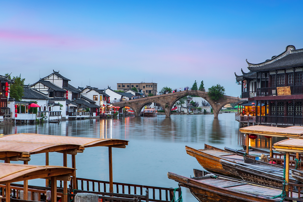 A photo shows the ancient stone arch bridge of Zhujiajiao in Shanghai. /CFP
