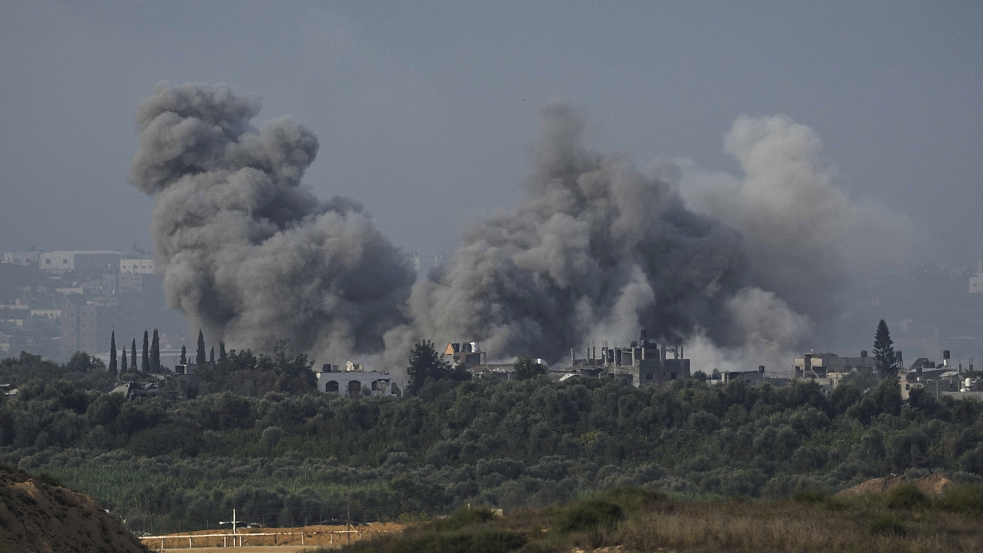 Smoke rises following an Israeli air strike in the Gaza Strip, November 11, 2023. /CFP