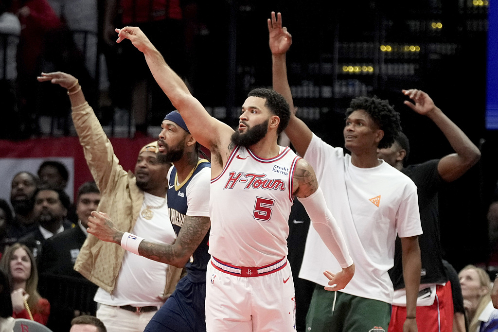 Fred VanVleet (#5) of the Houston Rockets reacts after making a 3-pointer in the game against the New Orleans Pelicans at Toyota Center in Houston, Texas, November 10, 2023. /CFP