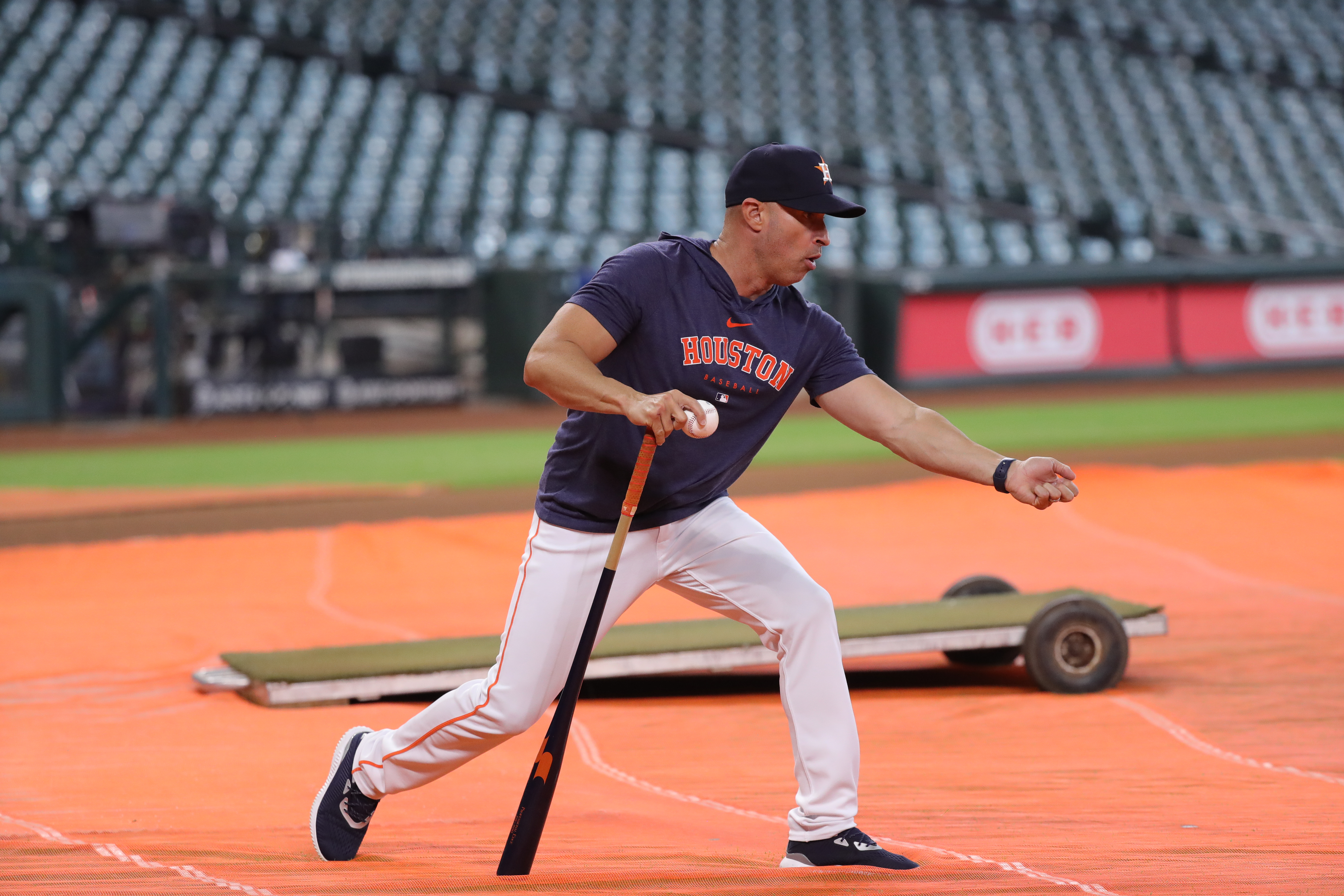 Joe Espada, bench coach of the Houston Astros, looks on during practice at Minute Maid Park in Houston, Texas, June 17, 2023. /CFP