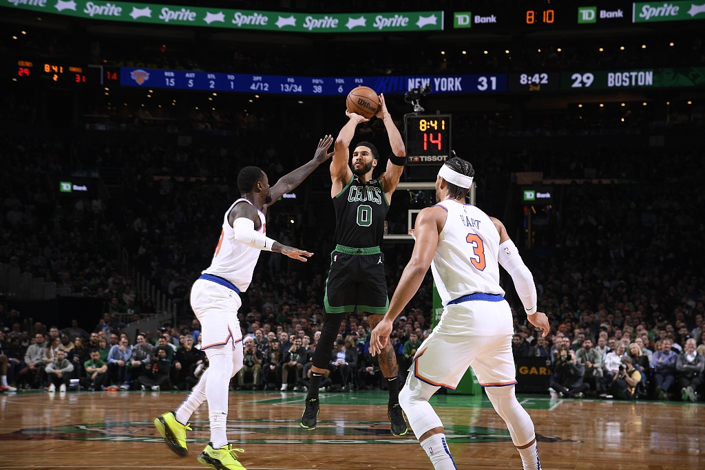 Jayson Tatum (#0) of the Boston Celtics shoots in the game against the New York Knicks at TD Garden in Boston, Massachusetts, November 13, 2023. /CFP
