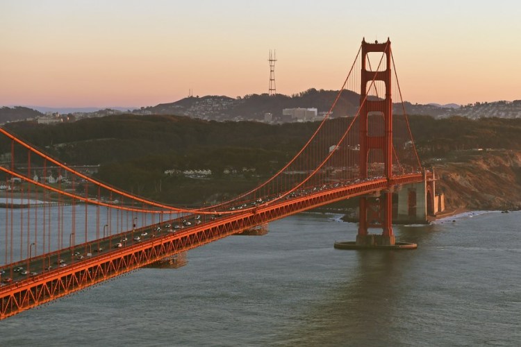 View of the Golden Gate Bridge at sunset in San Francisco, U.S., November 11, 2023. /Xinhua