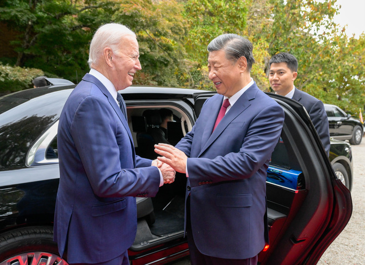 Chinese President Xi Jinping meets with U.S. President Joe Biden at the Filoli Estate in the U.S. state of California, November 15, 2023. /Xinhua