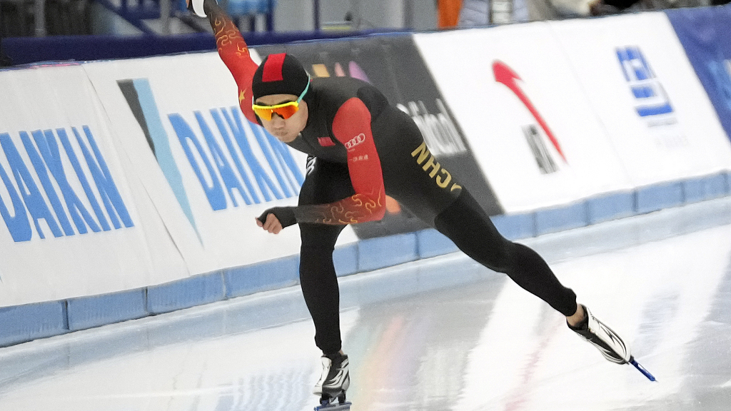 Gao Tingyu in action during the Speed Skating World Cup men's 500m Division B race in Beijing, China, November 17, 2023. /CFP