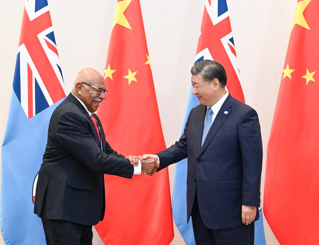 Chinese President Xi Jinping meets with Fijian Prime Minister Sitiveni Rabuka in San Francisco, the United States, November 16, 2023. /Xinhua 