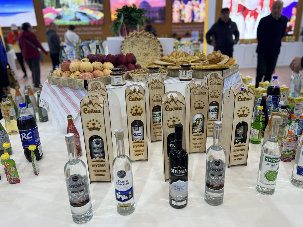 Beverage and alcohol products at the booth of Tajikistan during the Seventh Silk Road International Exposition in Xi'an, capital of northwest China's Shaanxi Province, on November 17, 2023. /CGTN
