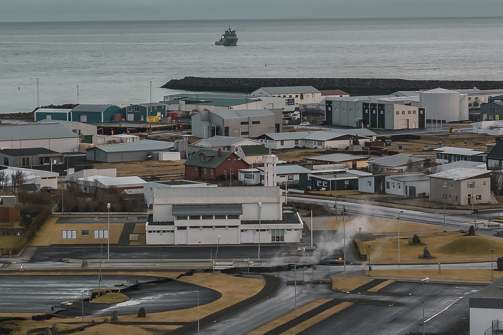 Residents of Grindavik in southwestern Iceland have left their homes after increasing concern about a potential volcanic eruption caused civil defense authorities to declare a state of emergency in the region. /CFP