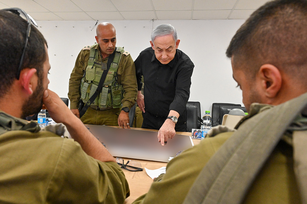 Israeli Prime Minister Benjamin Netanyahu visits the Bedouin Patrol Battalion in southern Israel, November 13, 2023. /CFP