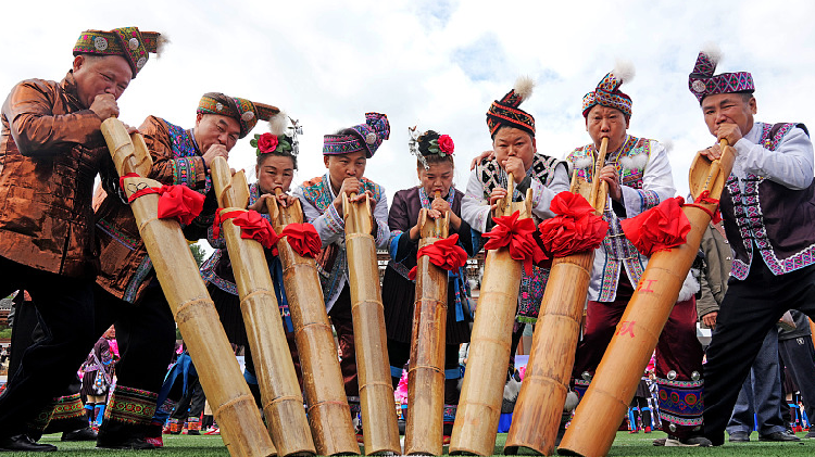 Miao people treat visitors to a festive musical feast - CGTN