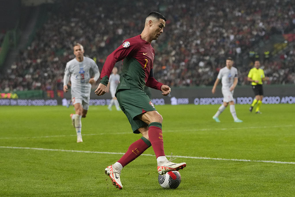 Portugal's Cristiano Ronaldo in action during their clash with Iceland at the Alvalade Stadium in Lisbon, Portugal, November 19, 2023. /CFP