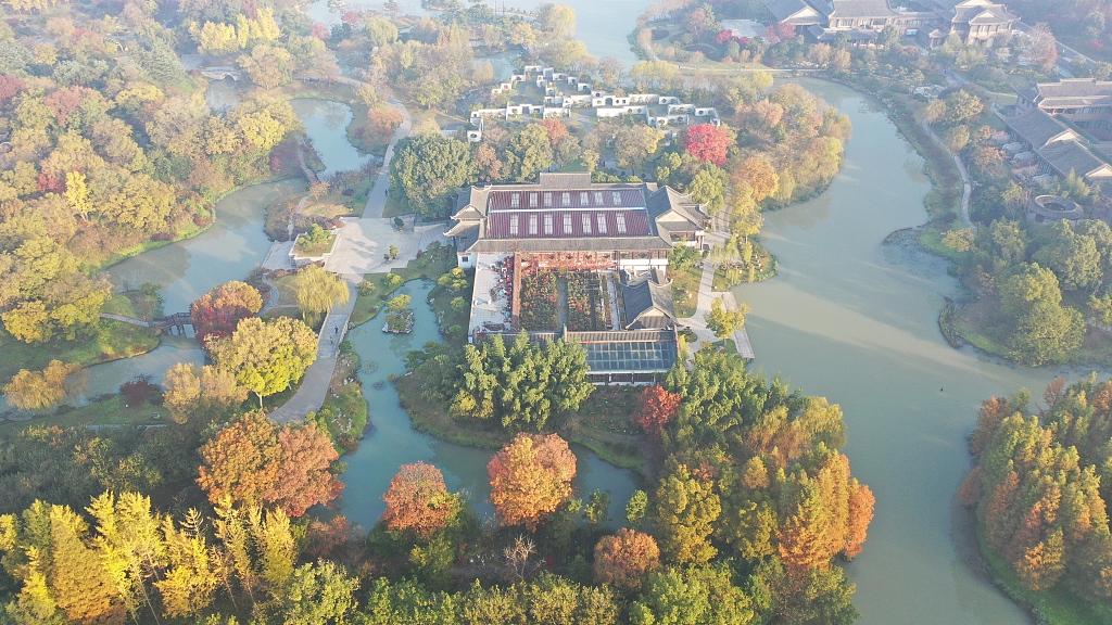 An aerial photo taken on November 21, 2023, shows the ancient gardens and pavilions at the Slender West Lake scenic area in Yangzhou, Jiangsu Province. /CFP