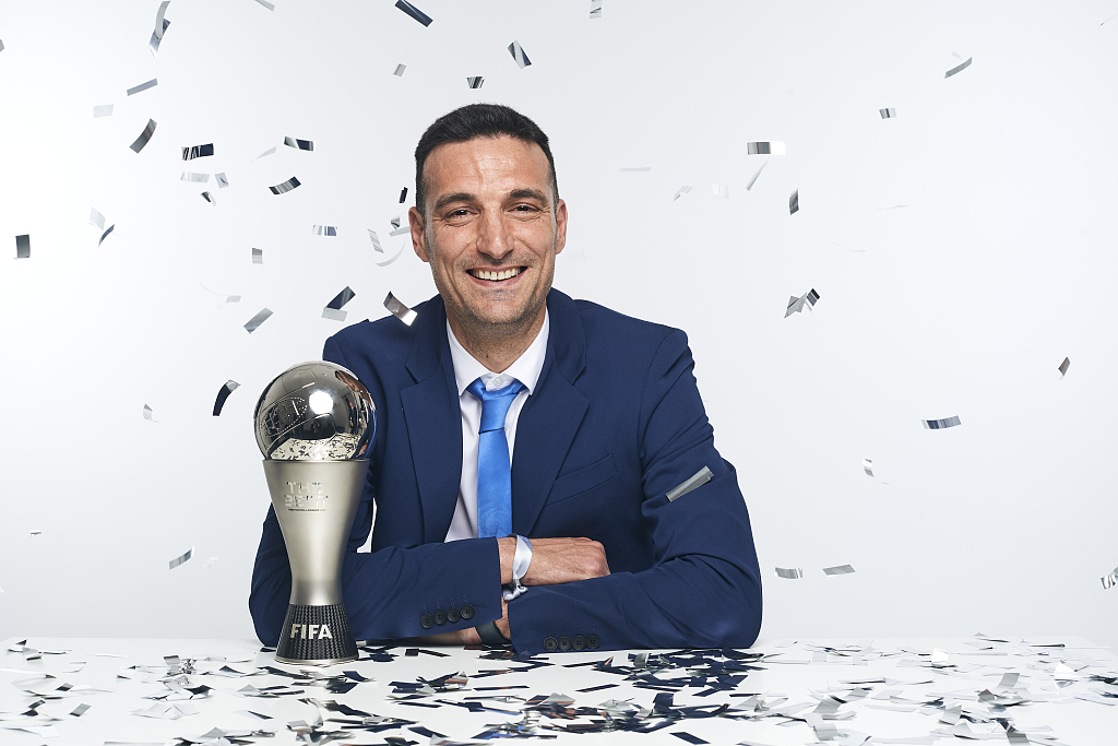 Lionel Scaloni poses for a portrait after winning the Best FIFA Men's Coach 2022 award at The Best FIFA Football Awards 2022 in Paris, France, February 27, 2023. /CFP