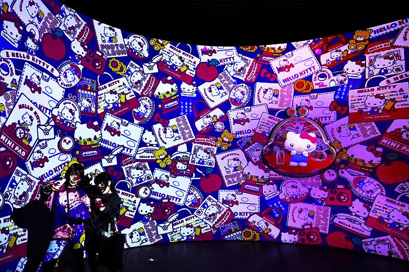 A special light-and-shadow exhibition about Hello Kitty is held at the Shanghai Powerlong Museum, Shanghai, November 25, 2023. /CFP