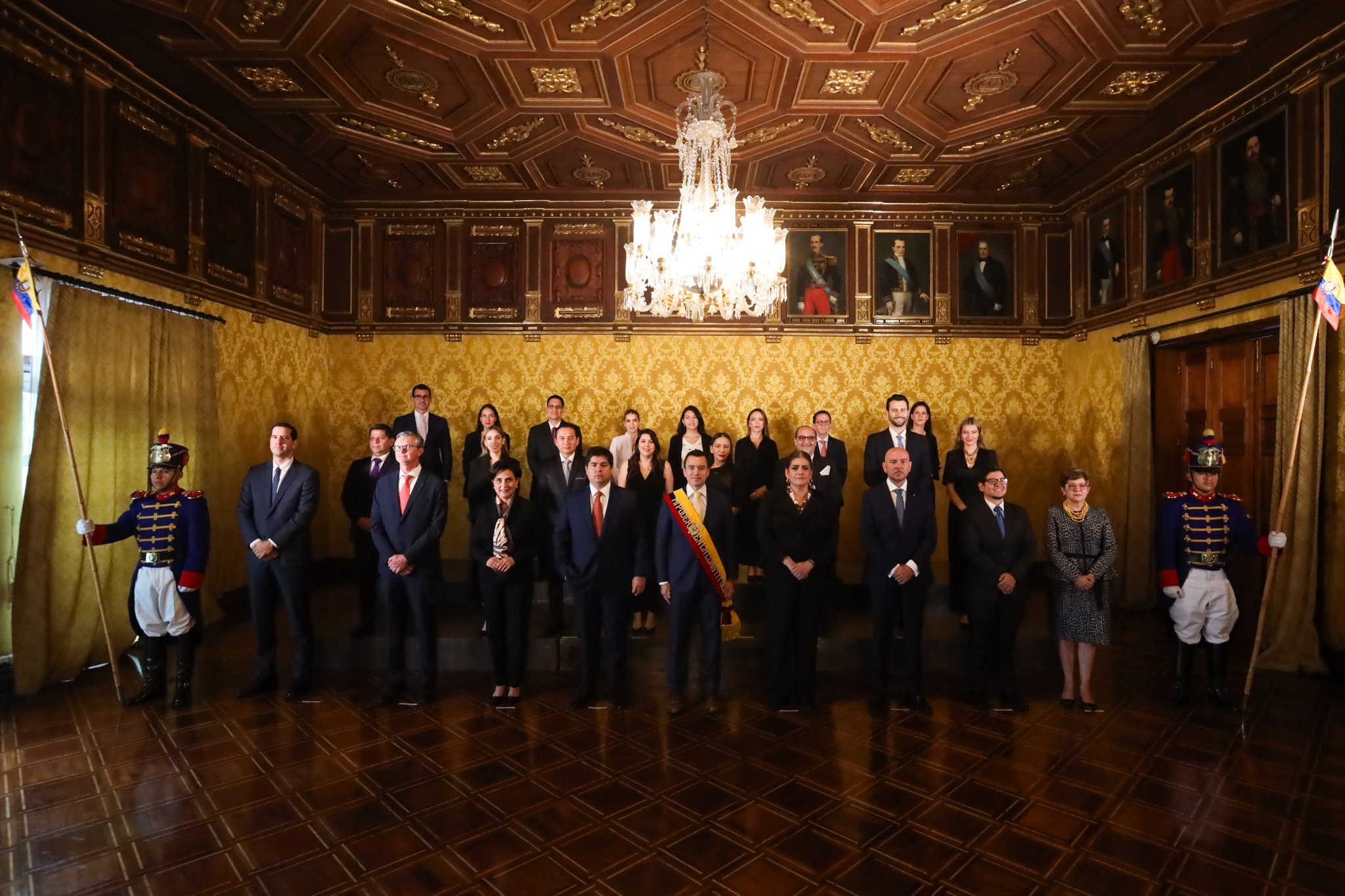 Ecuador's President Daniel Noboa takes an official photo with 24 ministers at Carondelet Palace in Quito, Ecuador, November 26, 2023. /Ecuador's General Secretariat of Communication of the Presidency