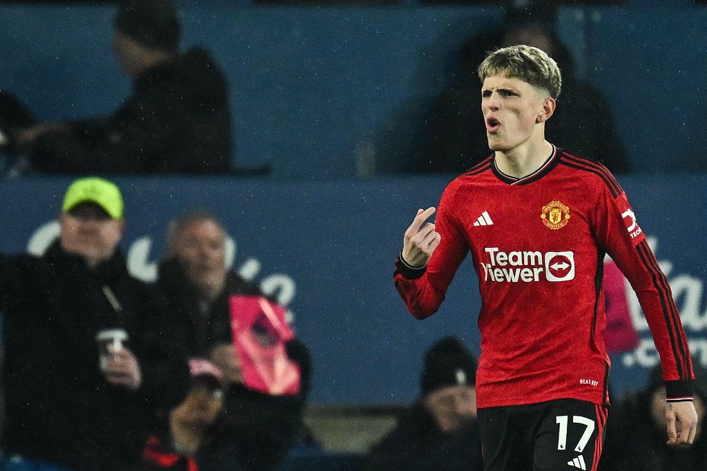 Manchester United's Alejandro Garnacho reacts after netting an overhead kick during their clash with Everton at Goodison Park in Liverpool, England, November 26, 2023. /CFP