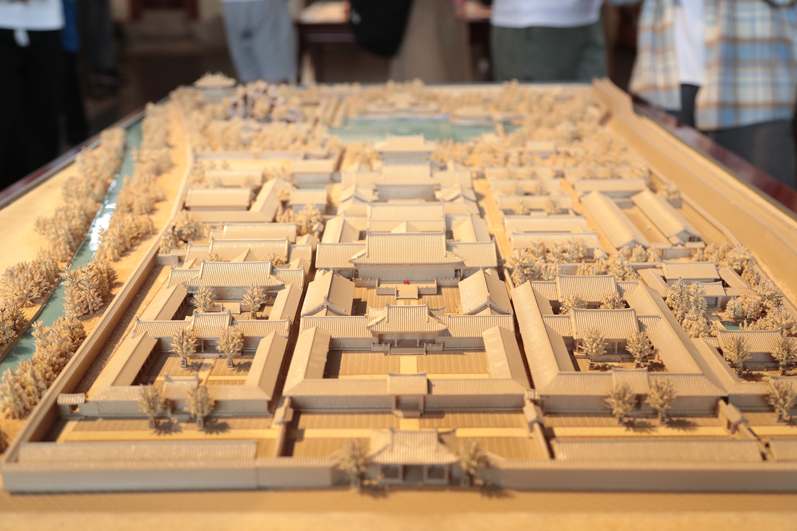 A model of the Deshou Palace is seen on display at the reconstructed Chonghua Hall of the Deshou Palace Ruins Museum in Hangzhou, Zhejiang Province. /CGTN