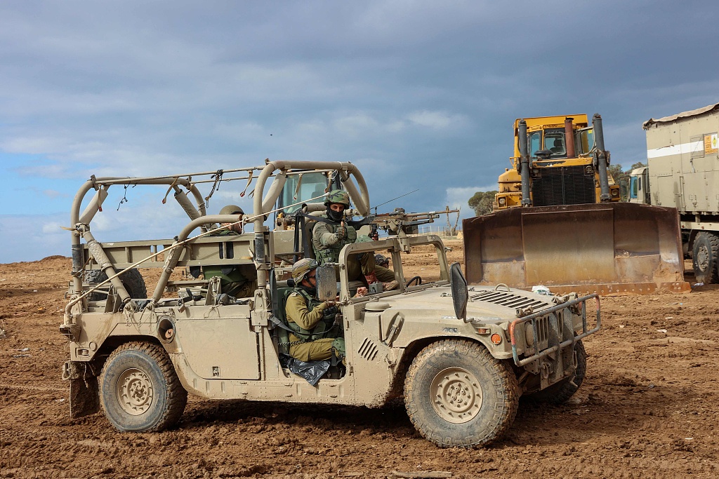 Israeli troops patrol on the southern border with the Gaza Strip, November 28, 2023. /CFP