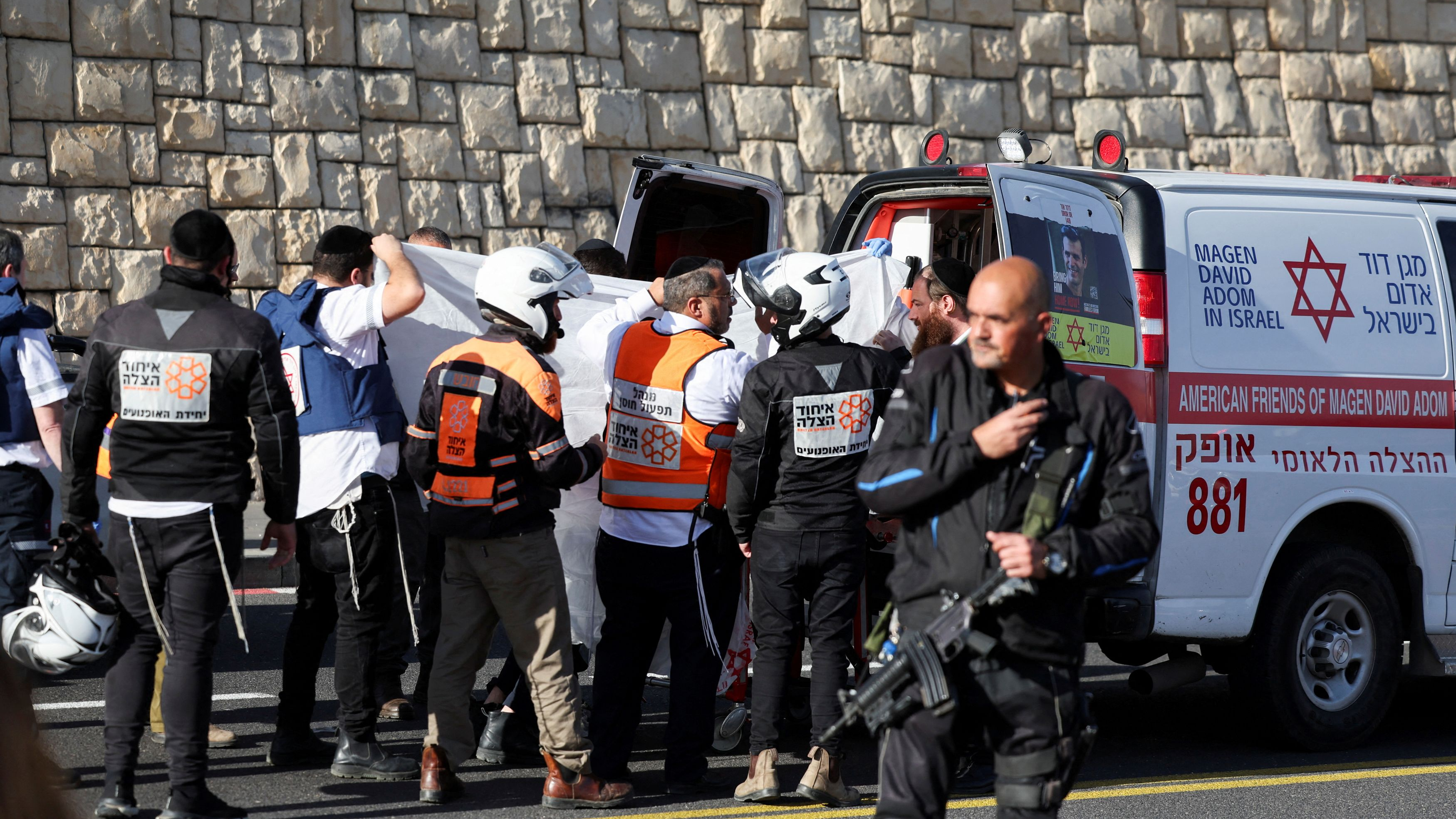 Israeli officials work at the scene of a violent incident in Jerusalem, November 30, 2023. /Reuters
