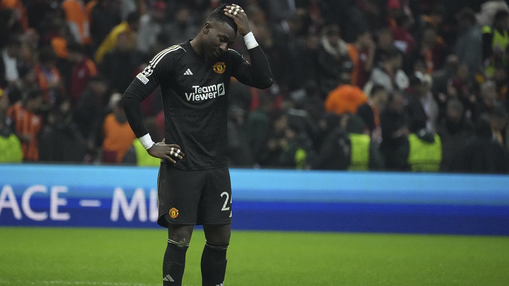 Goalkeeper Andre Onana of Manchester United is dejected after their clash with Galatasaray at Rams Park in Istanbul, Türkiye, November 29, 2023. /CFP