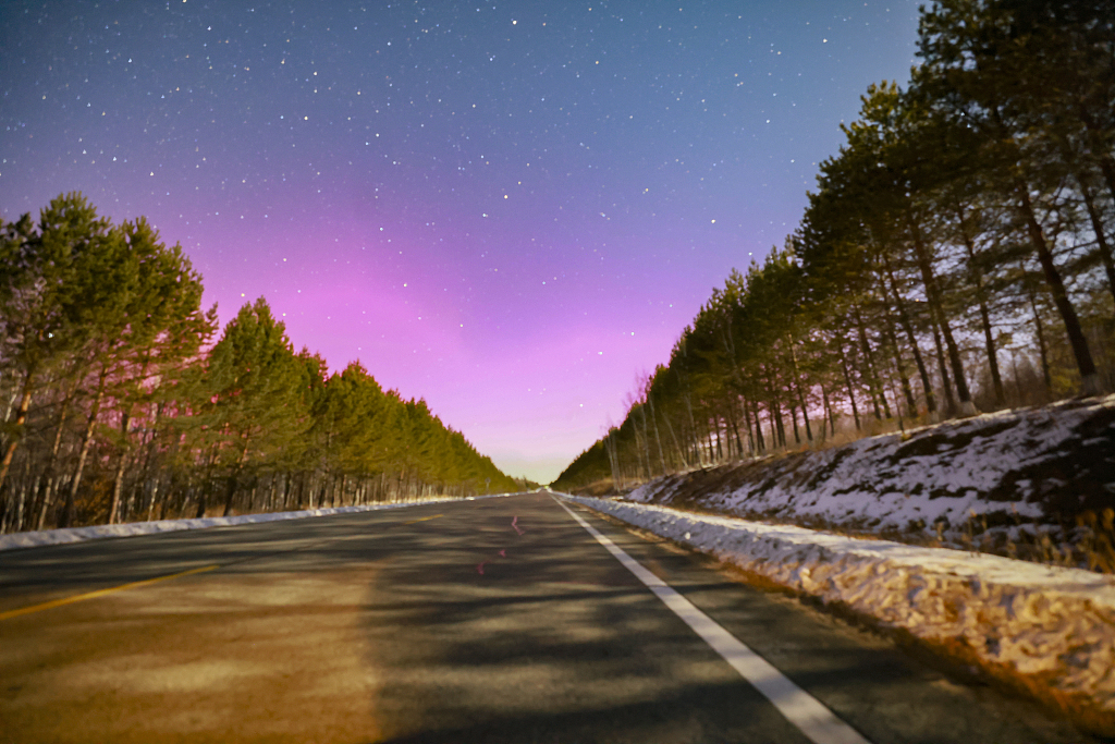 The aurora lights up the sky in the Greater Hinggan Mountains in Heilongjiang Province on December 1, 2023. /CFP