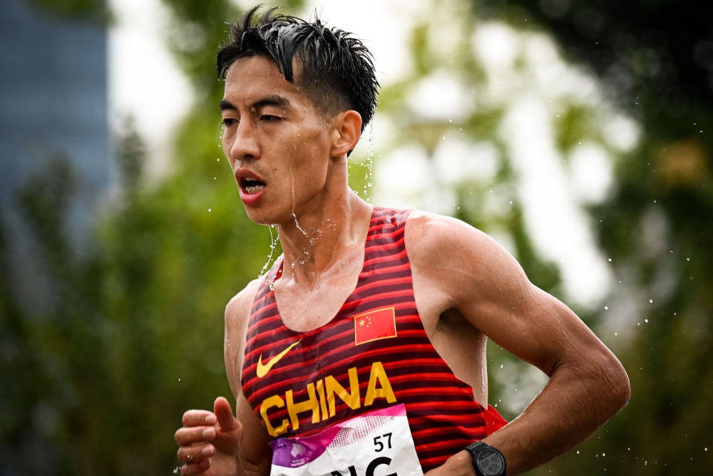 Yang Shaohui of China competes in the marathon event during the 19th Asian Games in Hangzhou, east China's Zhejiang Province, October 5, 2023. /Xinhua
