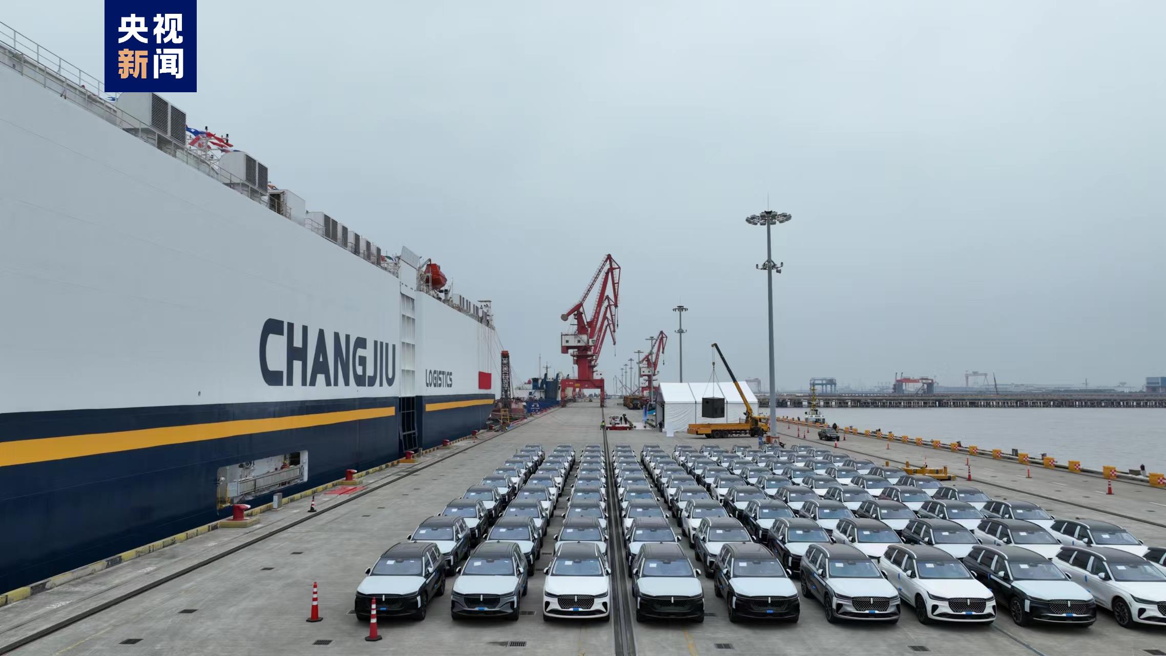 Ro-ro ships make it easier for ports to load and unload cars. /CMG