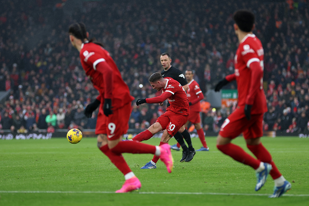 Alexis Mac Allister (#10) of Liverpool scores his team's second goal during their clash with Fulham at Anfield in Liverpool, England, December 3, 2023. /CFP