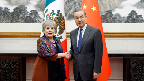 Chinese Foreign Minister Wang Yi (R), also a member of the Political Bureau of the Communist Party of China Central Committee, meets with Mexican Foreign Minister Alicia Barcena in Beijing, China, December 5, 2023. /Chinese Foreign Ministry
