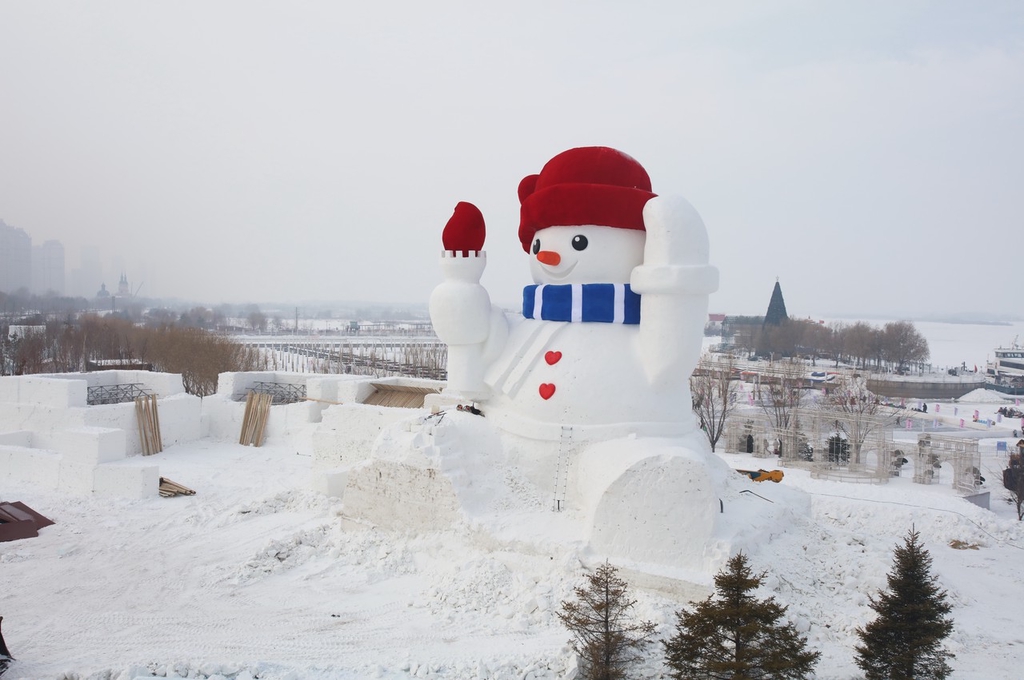 A photo shows a 20-meter-high snowman in Harbin, northeast China's Heilongjiang Province, on December 5, 2023. /IC