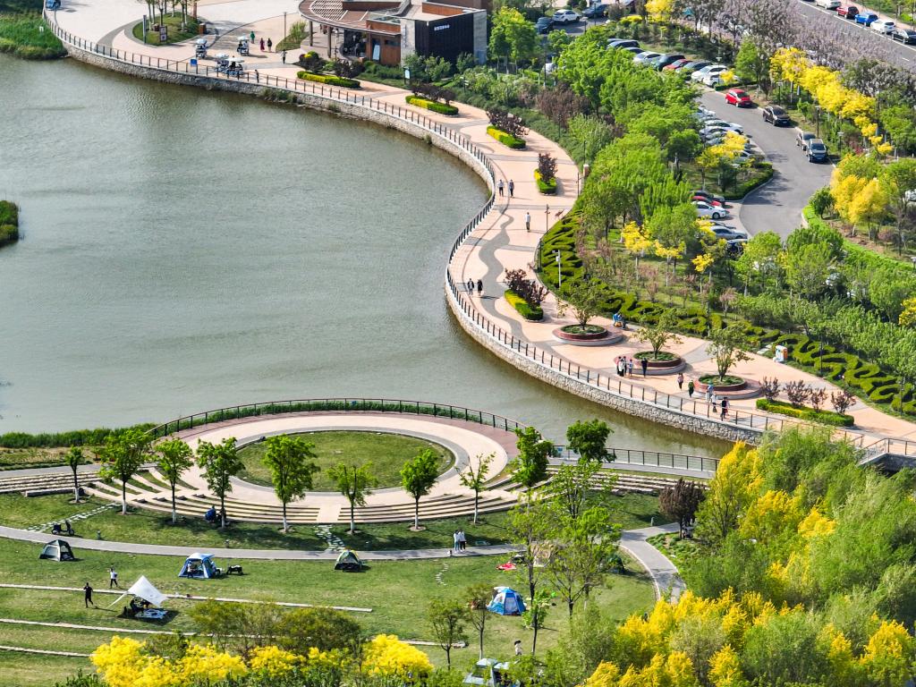 A view of the Nandi Coastal Trail Park in the Sino-Singapore Tianjin Eco-City at Binhai New Area of North China's Tianjin, China, April 22, 2022. /Xinhua