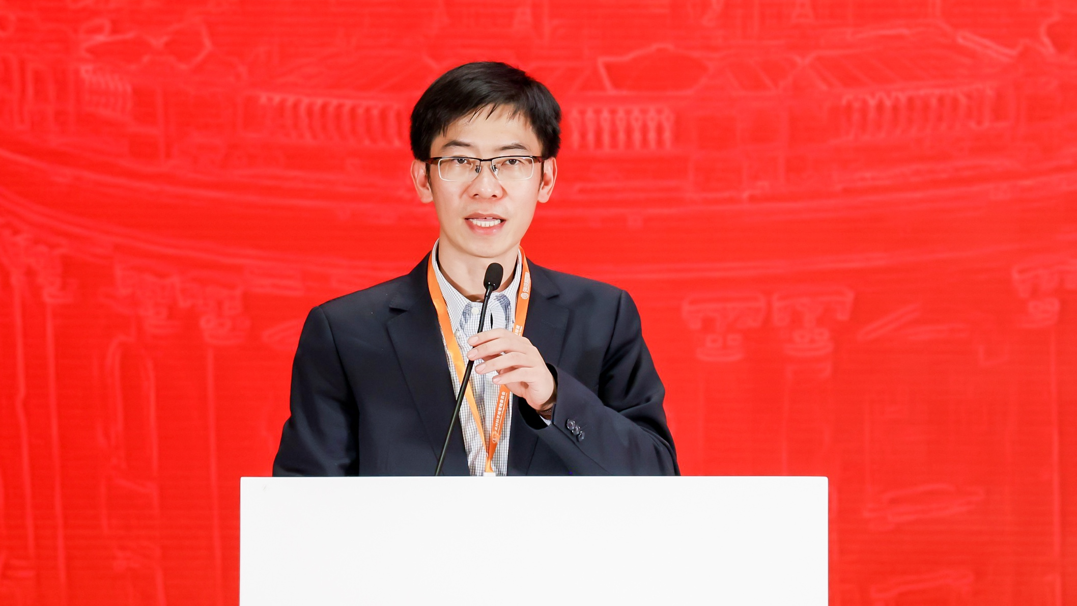Zhou Mi, a senior research fellow at the Chinese Academy of International Trade and Economic Cooperation, speaks at the U8 World Innovation Summit.