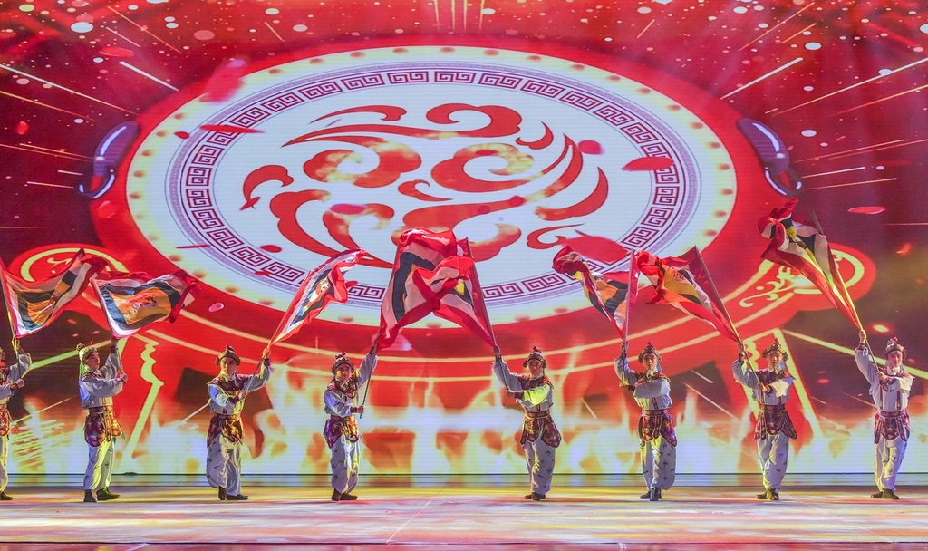 A photo shows a performance by troupe members from the Guangzhou Cantonese Opera House and the Shanxi Jin Opera House staged at the opening of the China-ASEAN (Nanning) Theatre Week and the China ASEAN (Nanning) Culture Month in Nanning, Guangxi on December 5, 2023. /IC