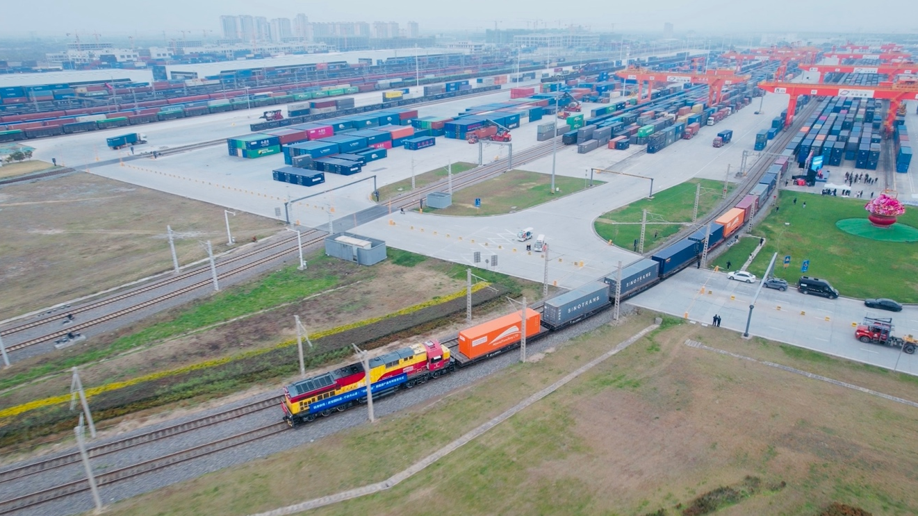 A China-Europe Railway Express train travels in Xi'an, northwest China's Shaanxi Province. /Courtesy of Xi'an International Port District Government