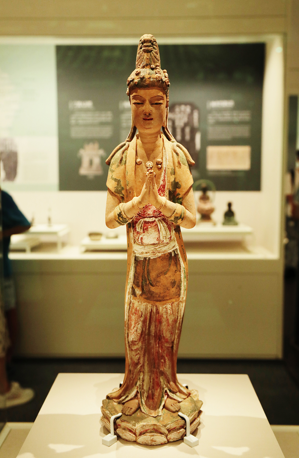 A colored clay statue of a standing Bodhisattva dating back to the Northern Song Dynasty (960-1127) is on display at the Zhijiang Branch of the Zhejiang Provincial Museum in Hangzhou, Zhejiang Province. /CGTN