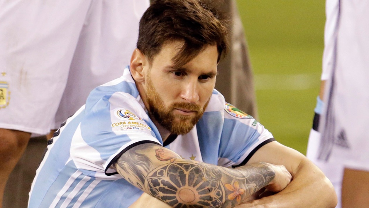 Argentina's Lionel Messi reacts after losing the Copa America final against Chile at the MetLife Stadium in New Jersey, U.S., June 26, 2016. /CFP