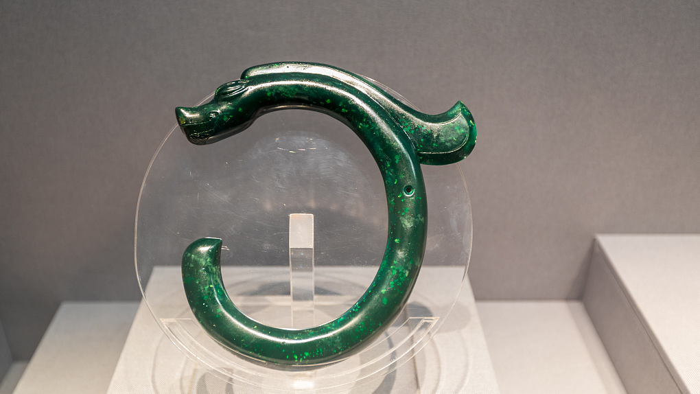 Dragon patterns on ancient relics