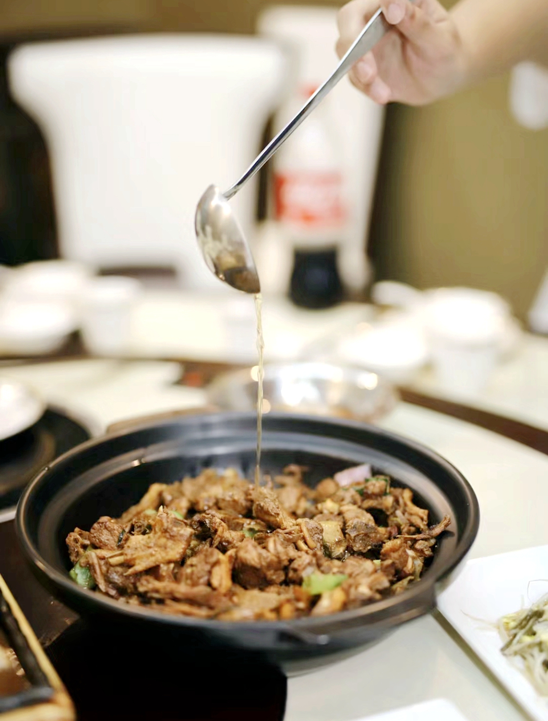 Haikou Shishan goat is used to make different types of winter dishes. /Photo provided to CGTN