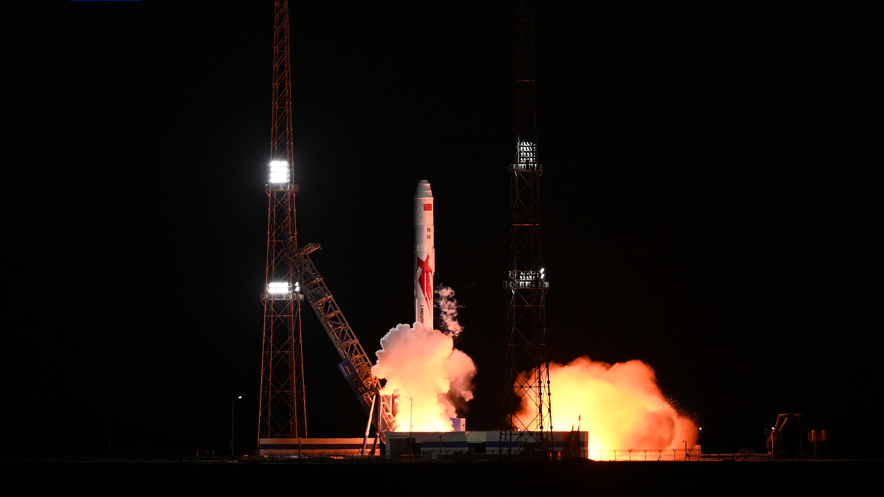 The Zhuque-2 Y-3 carrier rocket lifts off from the Jiuquan Satellite Launch Center in northwest China, December 9, 2023. /CMG