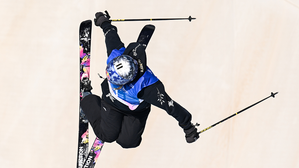 Gu Ailing in action during the FIS Halfpipe World Cup women's freeski final in Zhangjiakou, north China's Hebei Province, December 9, 2023. /CFP