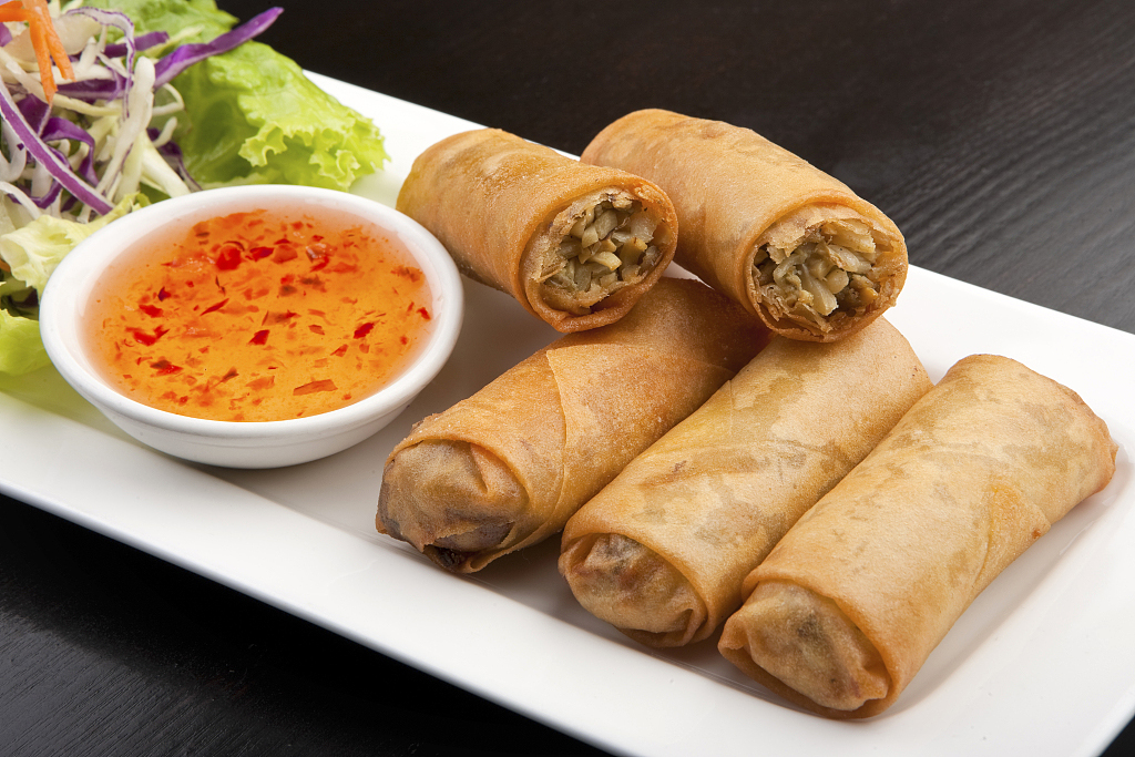 A plate of spring rolls, which is a traditional Chinese delicacy. /CFP