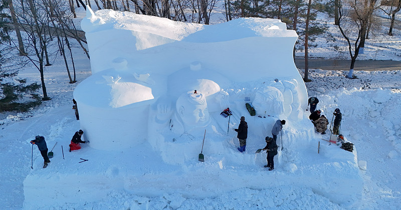 Preparation work continues for the upcoming Sun Island International Snow Sculpture Art Expo in Harbin City, Heilongjiang Province, December 9, 2023. /CFP