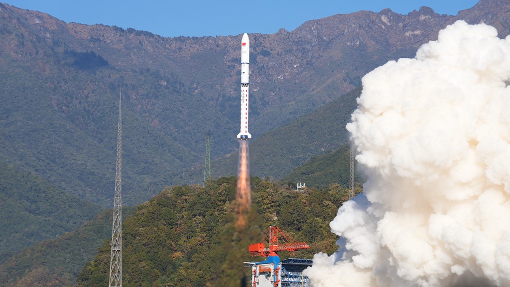 A Long March-2D carrier rocket carrying the Yaogan-39 satellite blasts off from the Xichang Satellite Launch Center, southwest China's Sichuan Province, December 10, 2023. /China Media Group
