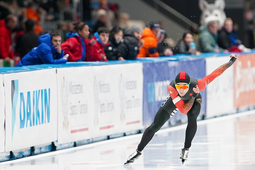 Gao Tingyu of China competes in the men's 500m event during the ISU Speed Skating World Cup in Tomaszow Mazowiecki, Poland, December 9, 2023. /CFP