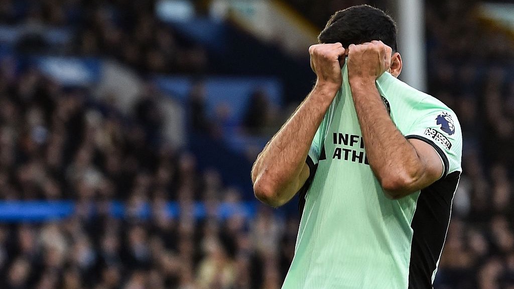 Chelsea's Armando Broja reacts after missing a chance during the clash with Everton at Goodison Park in Liverpool, England, December 10, 2023. /CFP